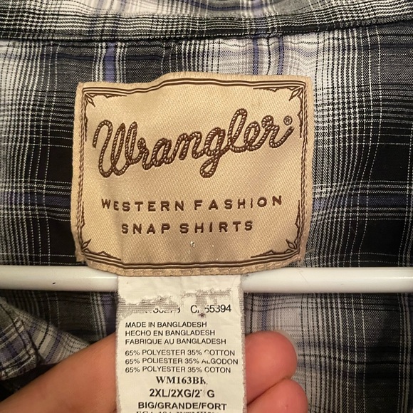Vintage Wrangler western fashion with pearl snaps. - Picture 5 of 5